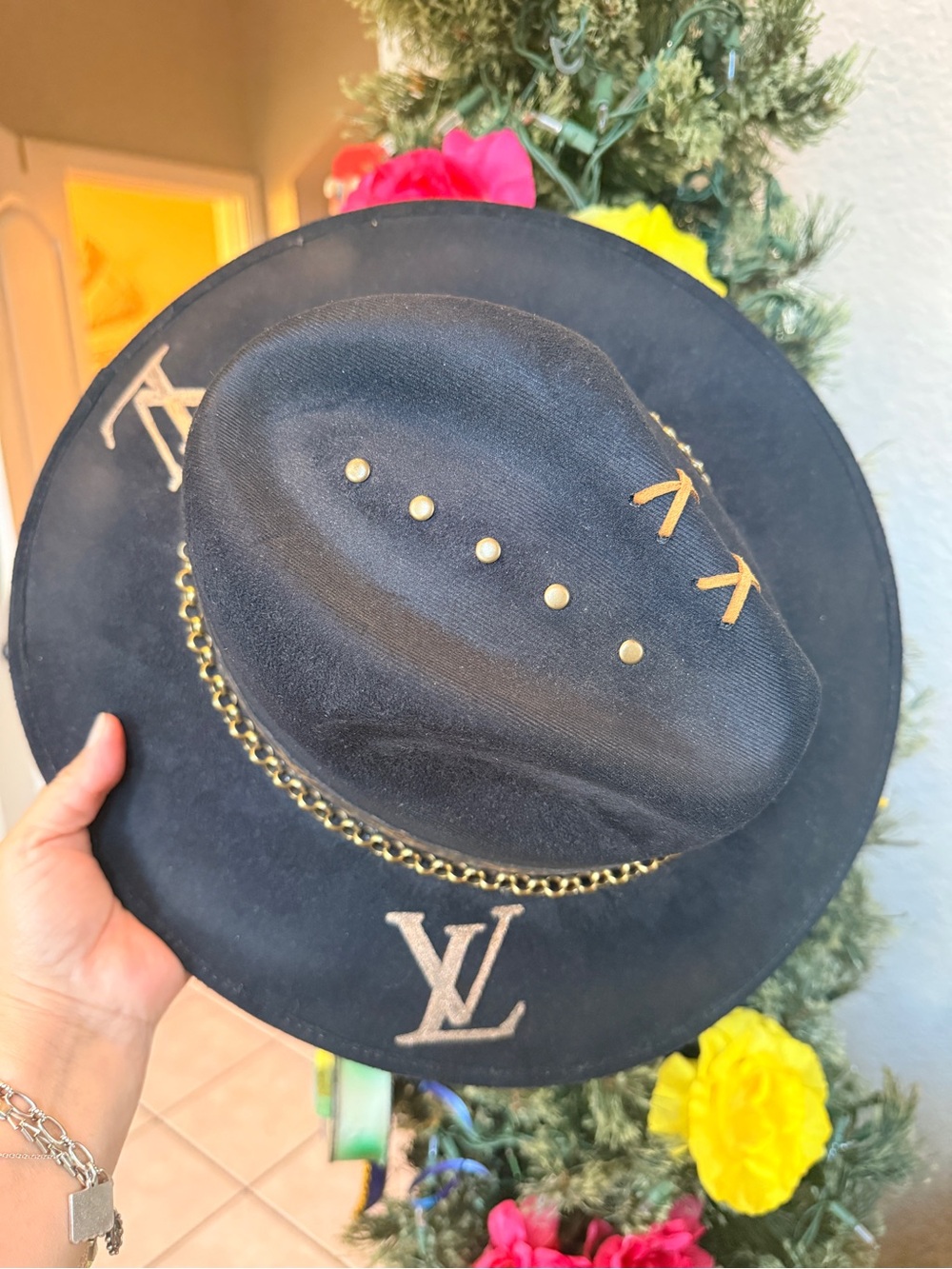 LV rustic suede like hat